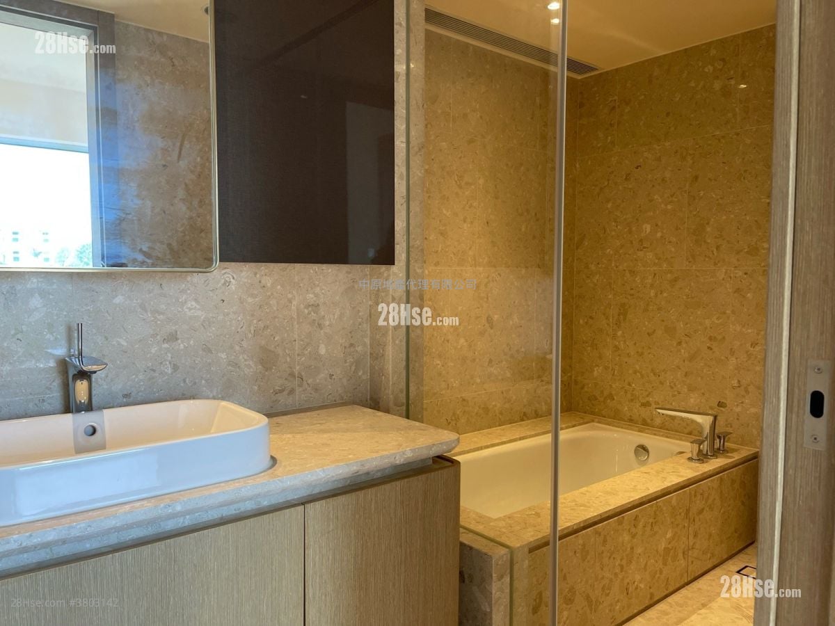 Island Garden Sell 1,175 ft²