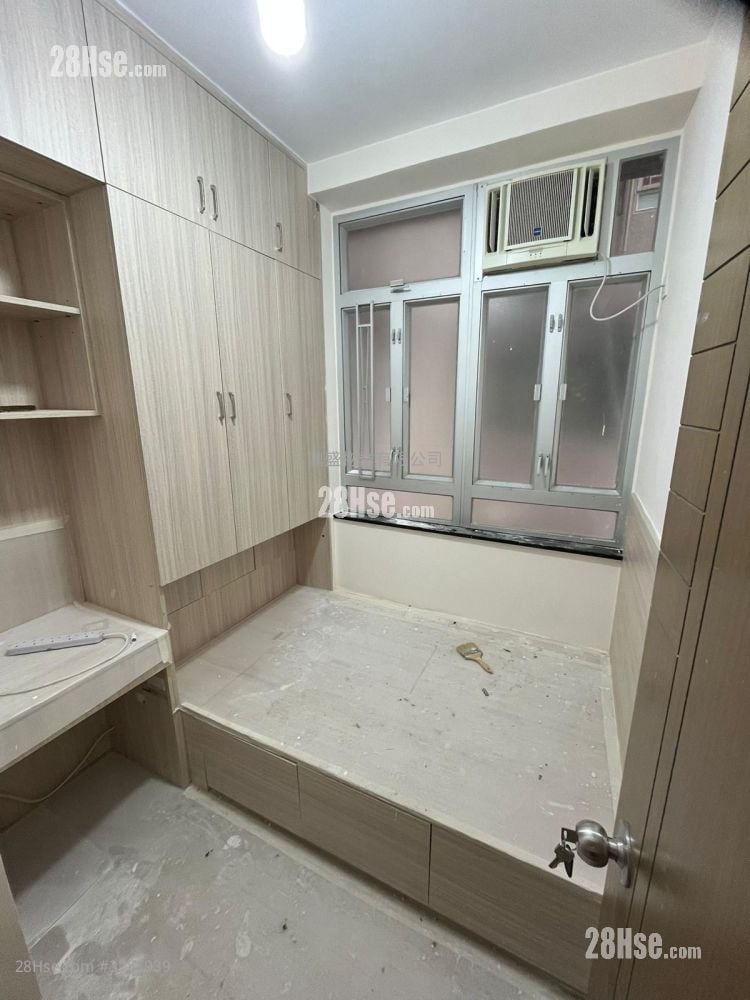 Carson Mansion Rental 3 Bedrooms , 1 Bathroom 459 ft²