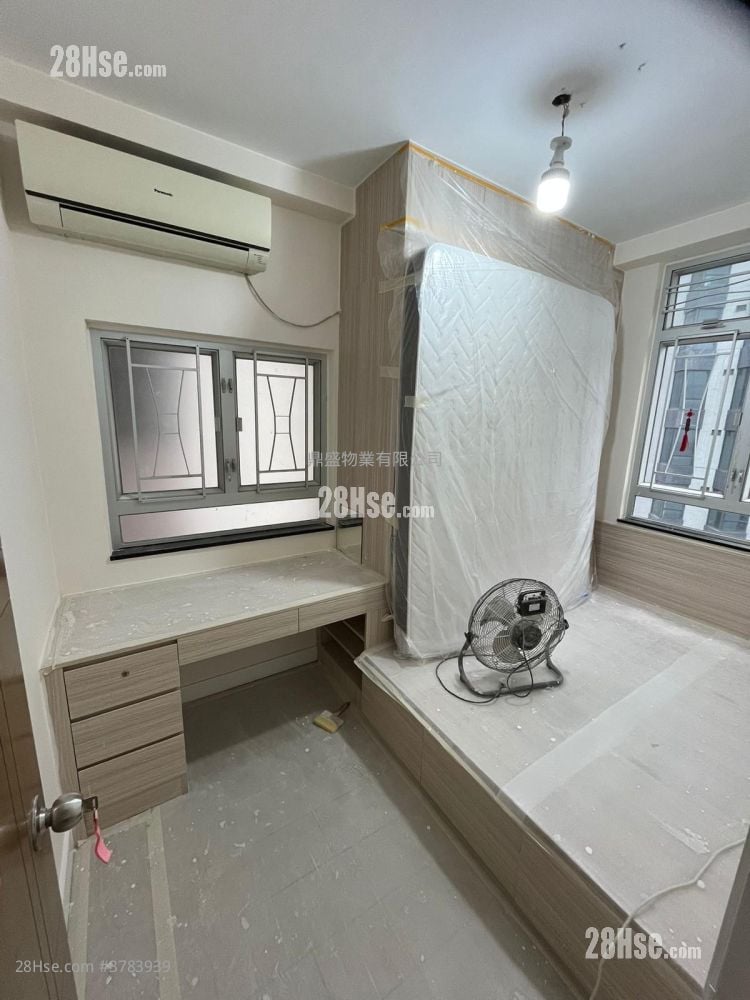 Carson Mansion Rental 3 Bedrooms , 1 Bathroom 459 ft²