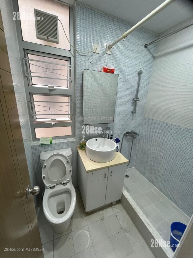 Carson Mansion Rental 3 Bedrooms , 1 Bathroom 459 ft²