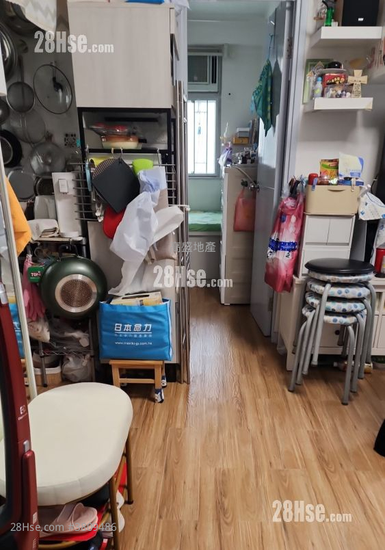 Golden Building Sell 2 Bedrooms , 1 Bathroom 347 ft²