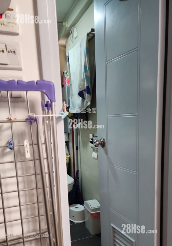 Golden Building Sell 2 Bedrooms , 1 Bathroom 347 ft²