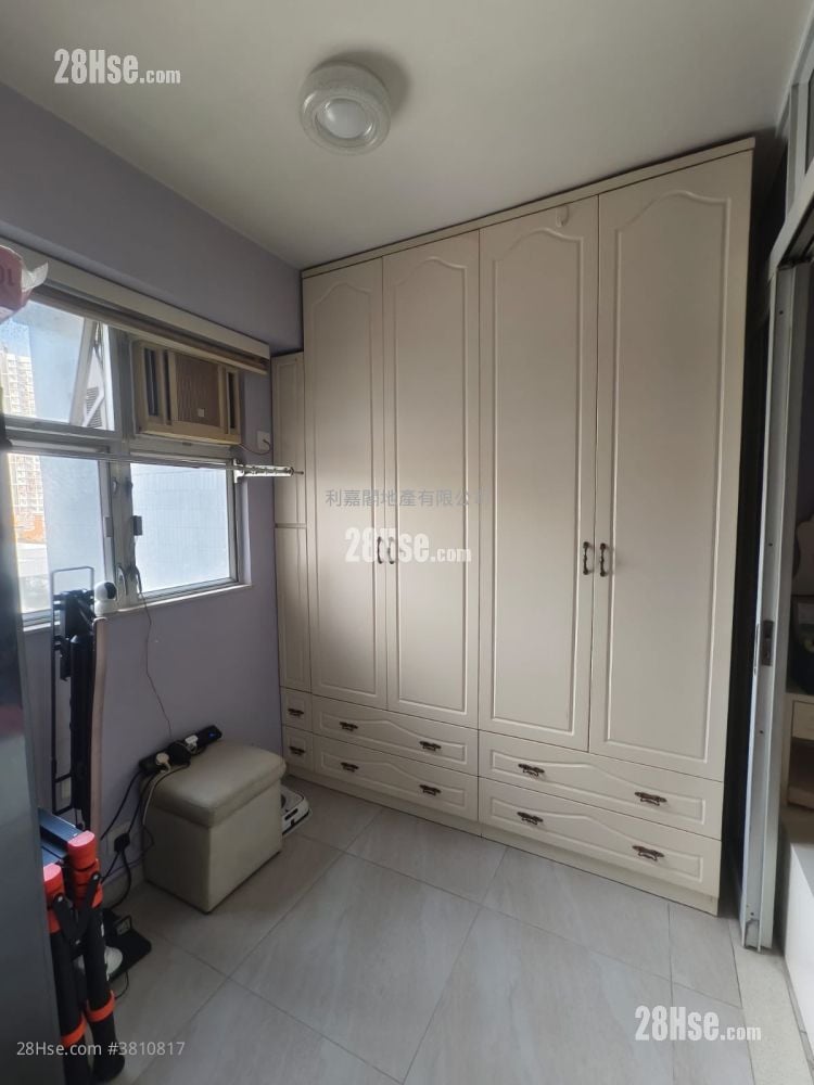 No.238 Fuk Wing Sell 2 Bedrooms , 1 Bathroom 343 ft²