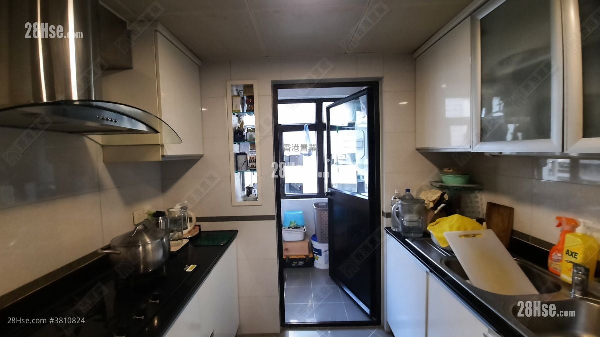 The Crescent Sell 3 Bedrooms 1,840 ft²