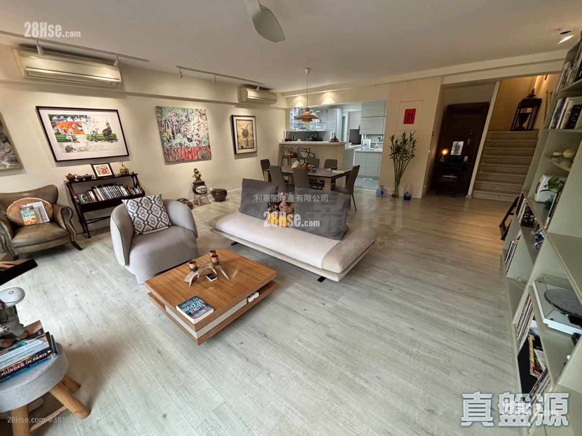 倚龙山庄 售盘 3 房 , 3 浴室 1,551 平方尺