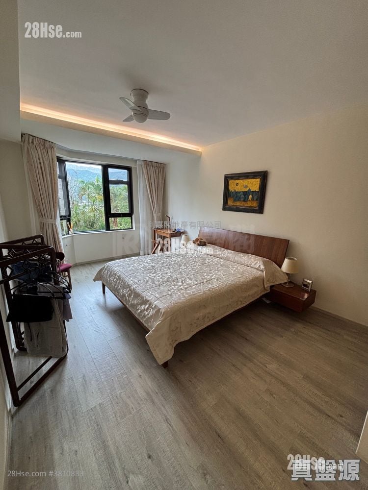 倚龙山庄 售盘 3 房 , 3 浴室 1,551 平方尺