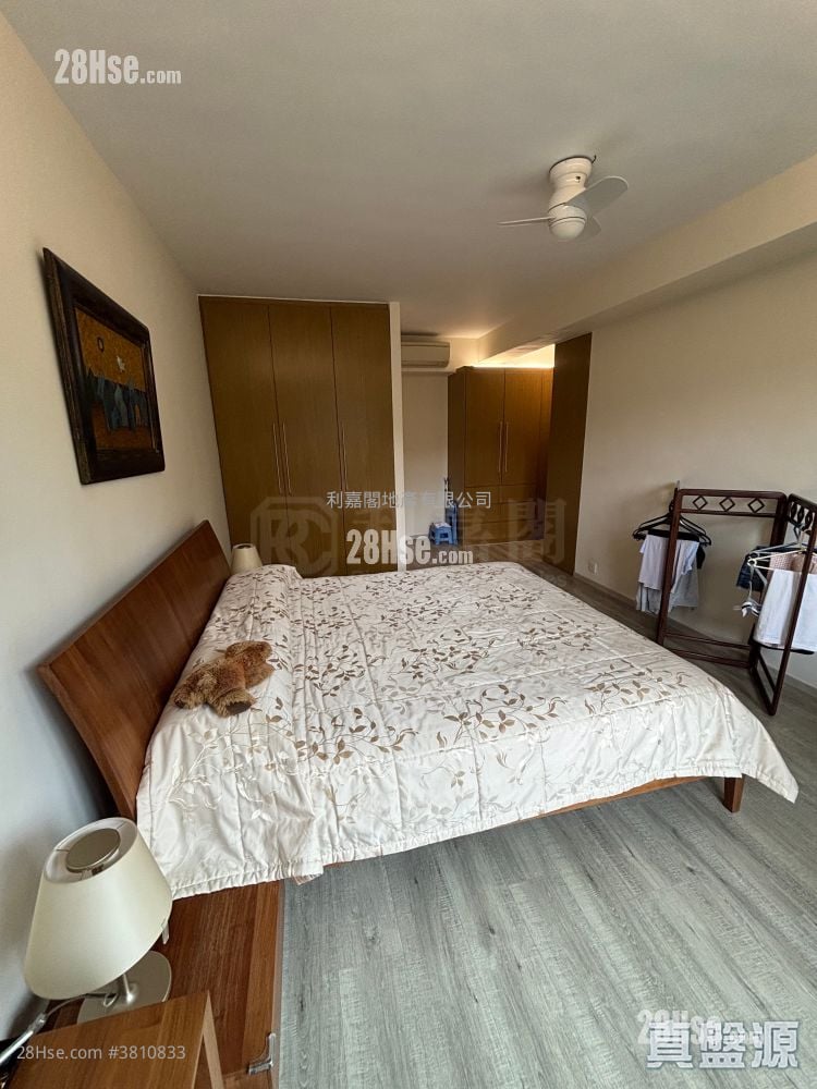 倚龙山庄 售盘 3 房 , 3 浴室 1,551 平方尺