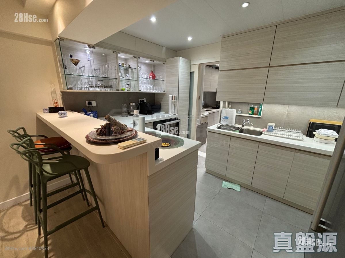 倚龙山庄 售盘 3 房 , 3 浴室 1,551 平方尺