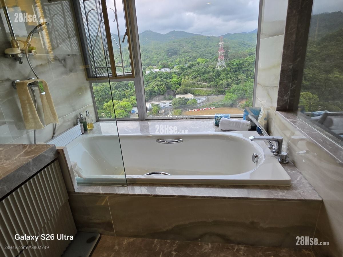 Caldecott Hill Sell 1 Bedroom , 2 Bathrooms 764 ft²