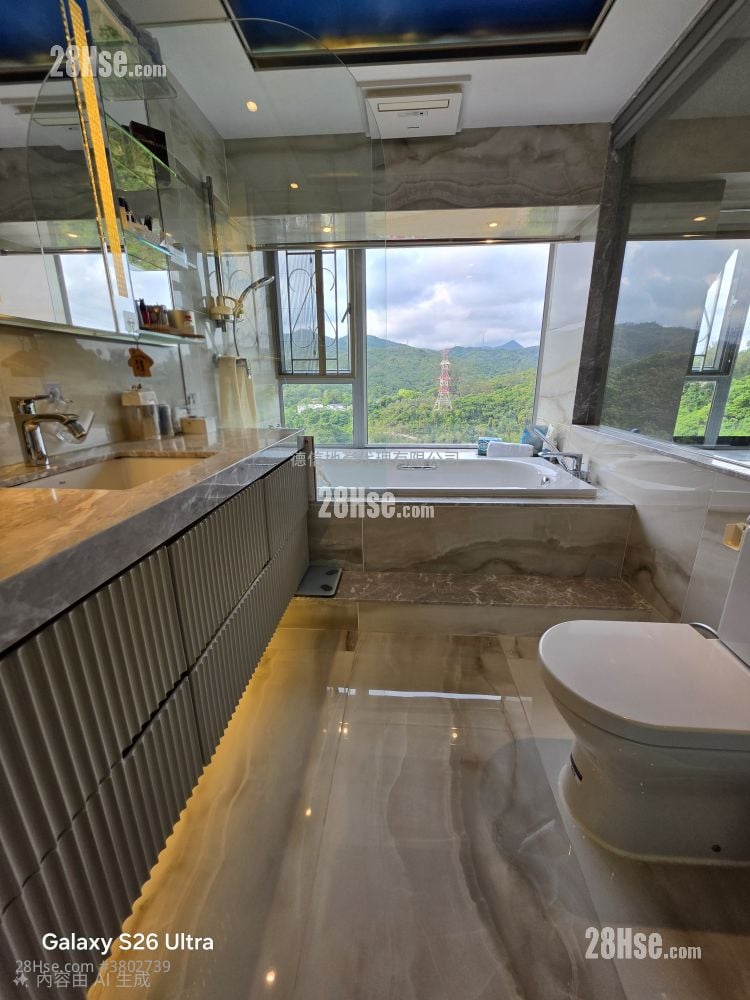 Caldecott Hill Sell 1 Bedroom , 2 Bathrooms 764 ft²