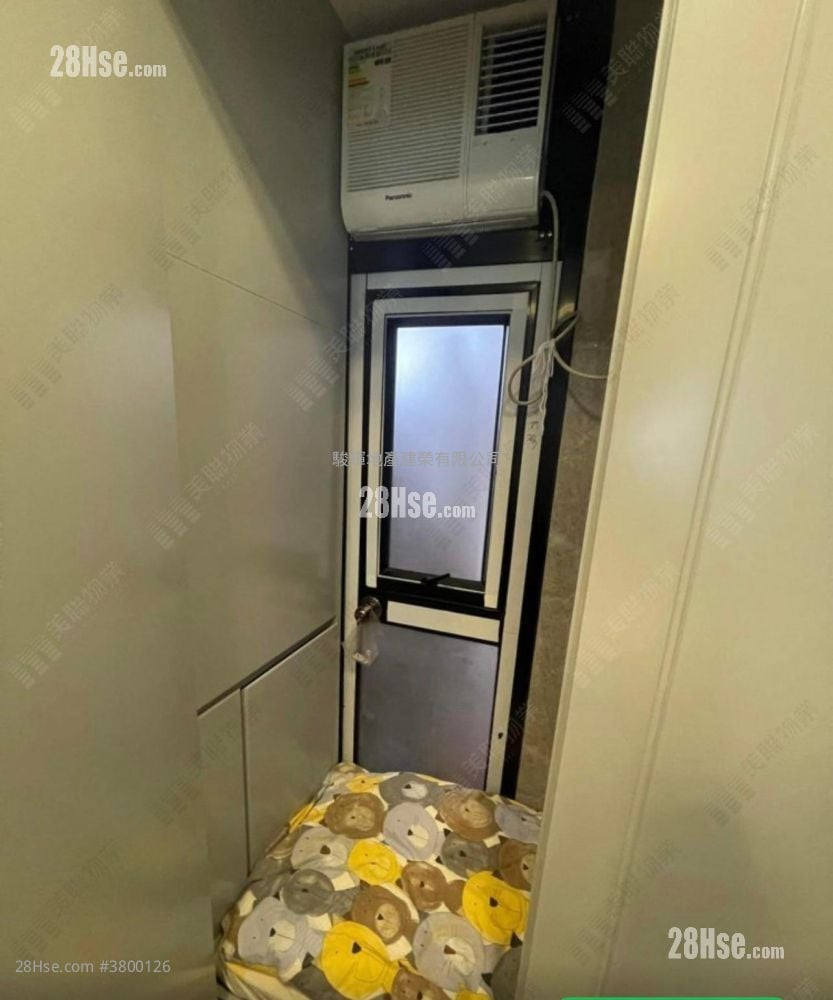 Parc Palais Rental 3 Bedrooms , 2 Bathrooms 829 ft²