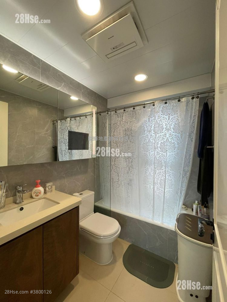 Parc Palais Rental 3 Bedrooms , 2 Bathrooms 829 ft²