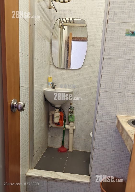 单幢楼房 租盘 开放式间隔 , 1 浴室 160 平方尺