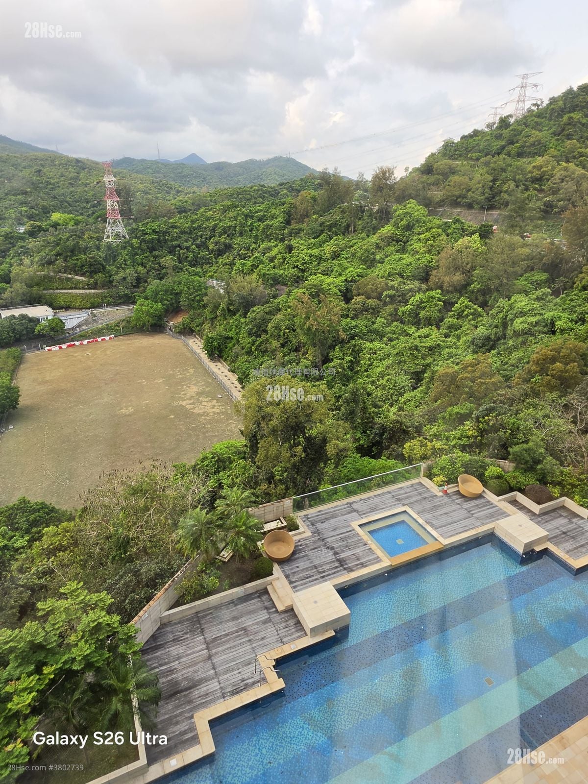 Caldecott Hill Sell 1 Bedroom , 2 Bathrooms 764 ft²