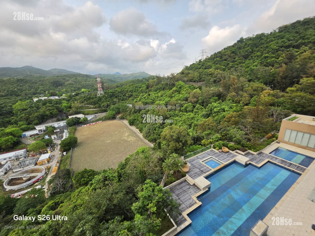 Caldecott Hill Sell 1 Bedroom , 2 Bathrooms 764 ft²