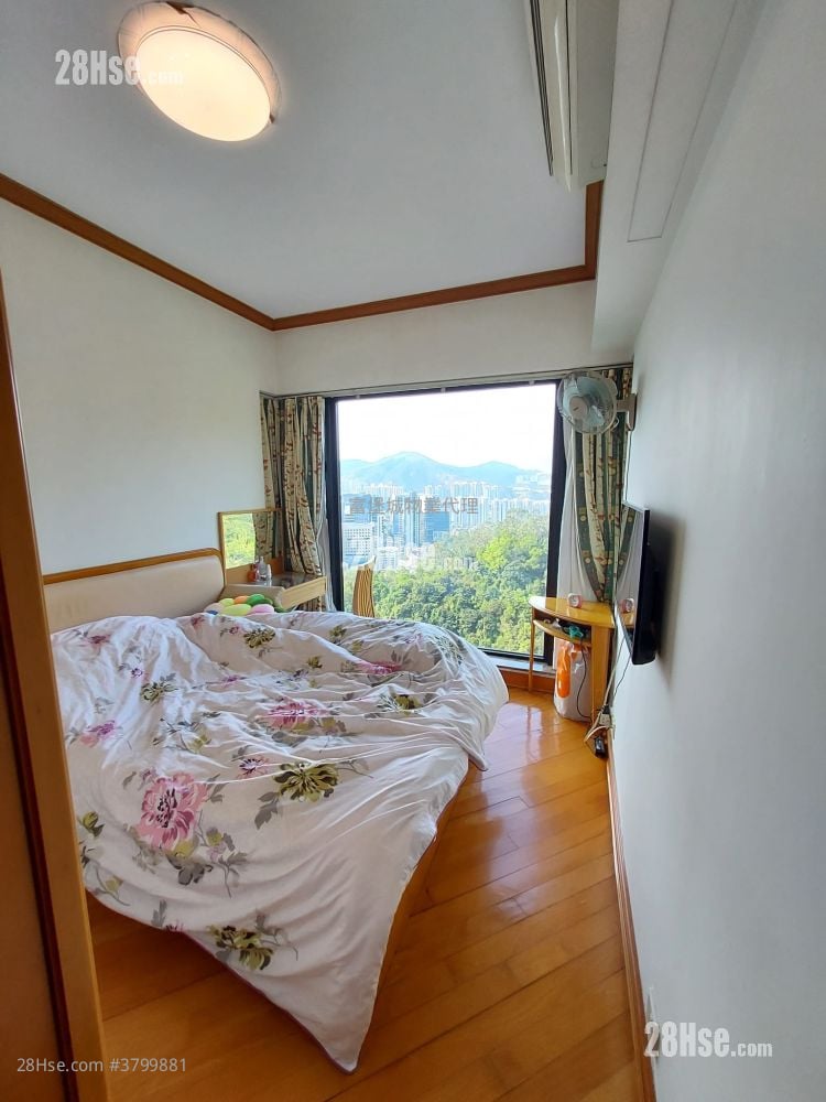 Castello Sell 2 Bedrooms , 1 Bathroom 580 ft²