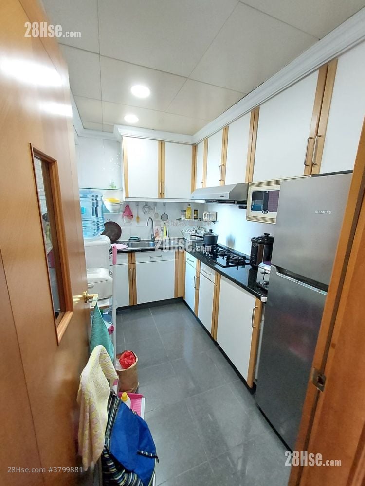 Castello Sell 2 Bedrooms , 1 Bathroom 580 ft²