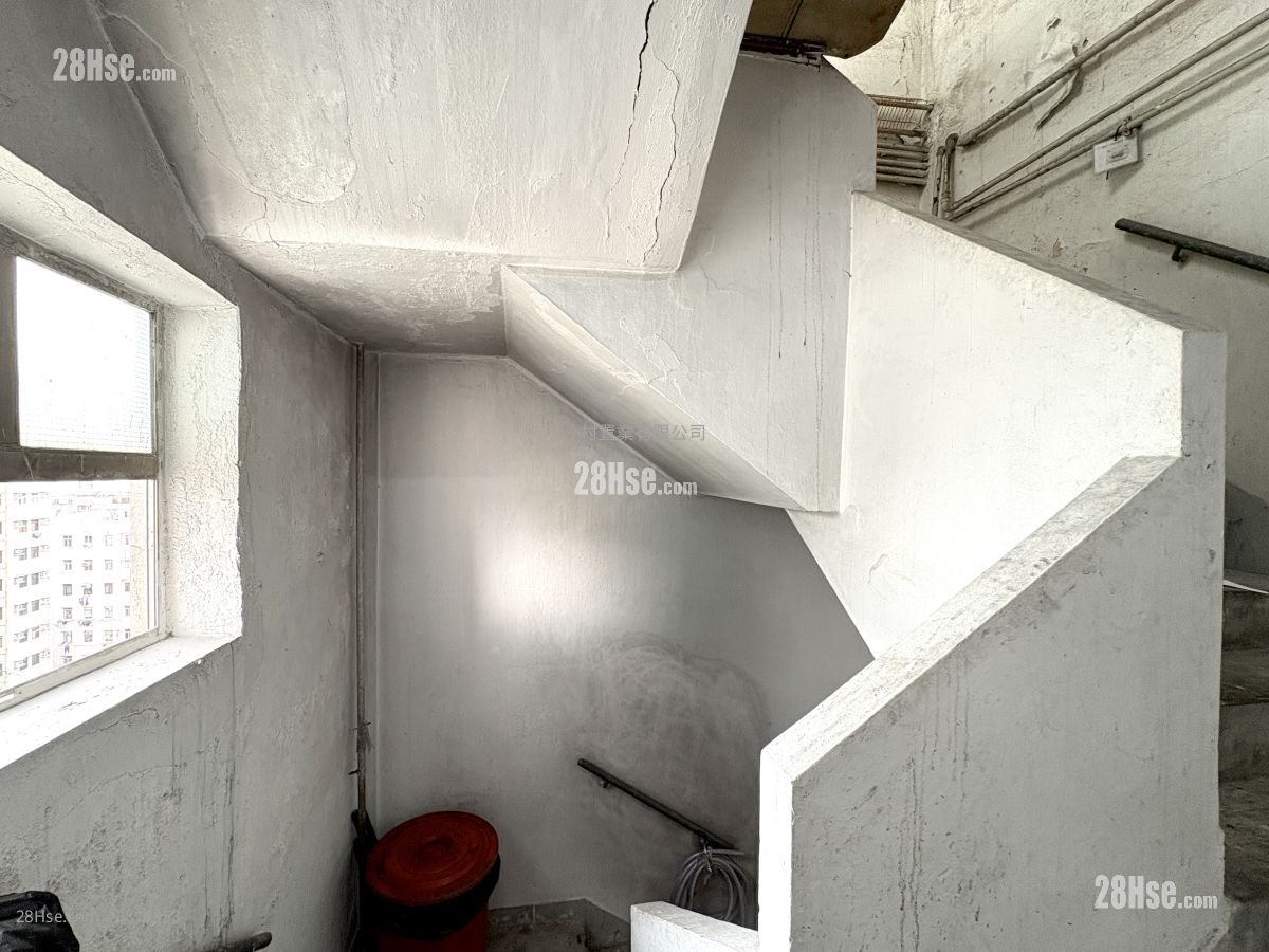 其它: 華登大廈 售盤 2 房 , 1 浴室 593 平方呎