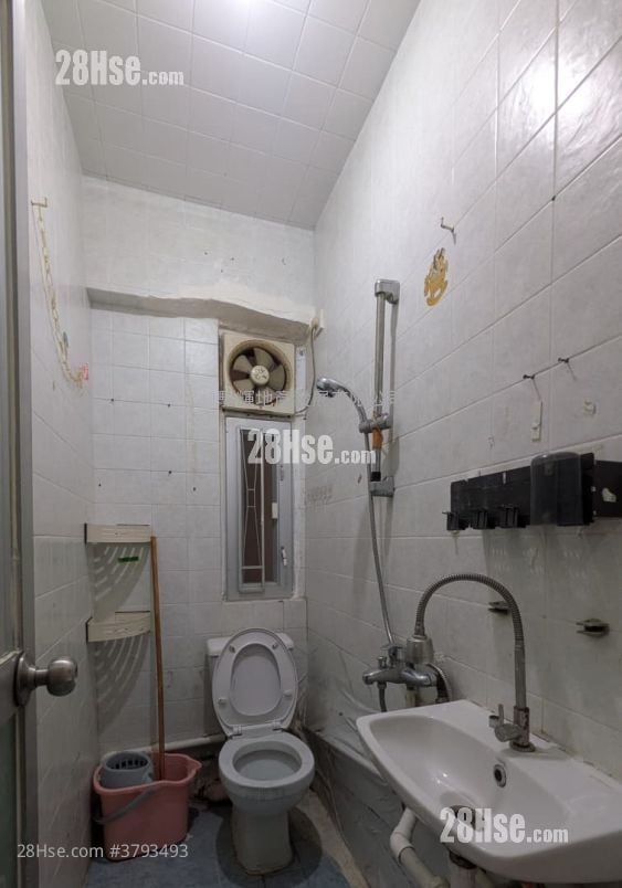 Hung Fai Building Rental 2 Bedrooms , 1 Bathroom 308 ft²