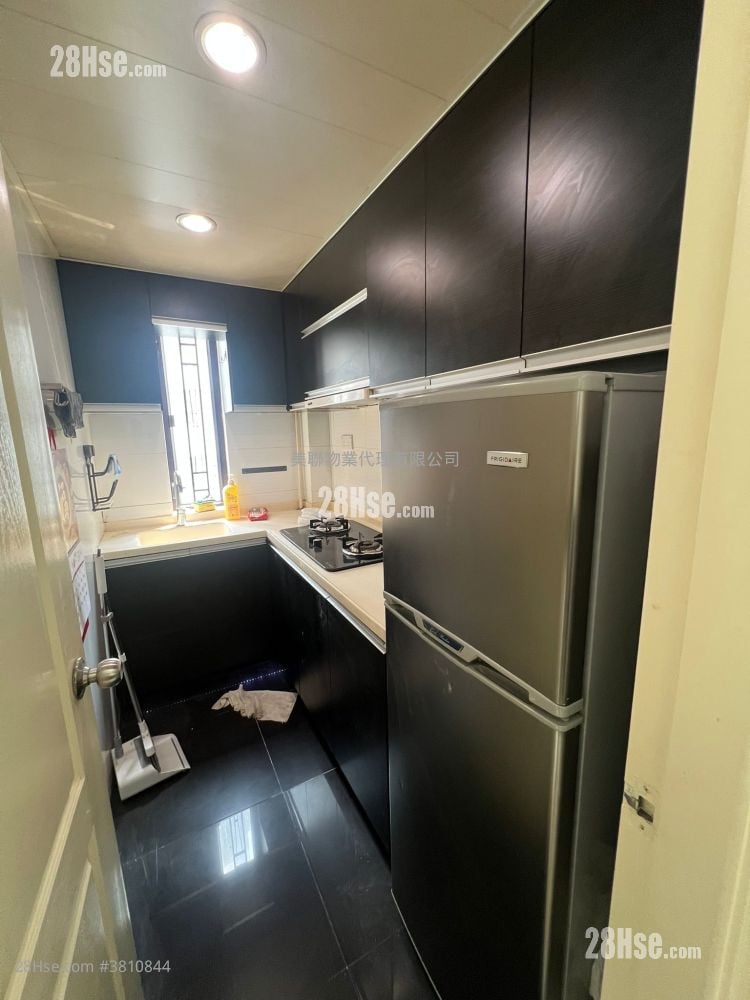 Luk Yeung Sun Chuen Rental 2 Bedrooms , 1 Bathroom 445 ft²