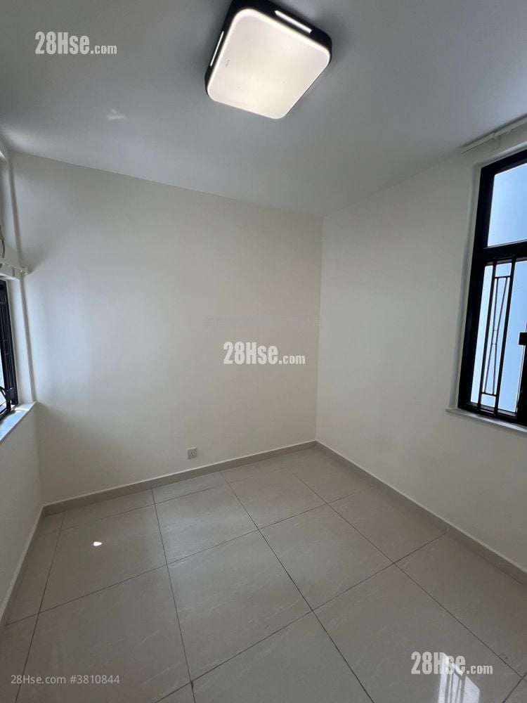 Luk Yeung Sun Chuen Rental 2 Bedrooms , 1 Bathroom 445 ft²
