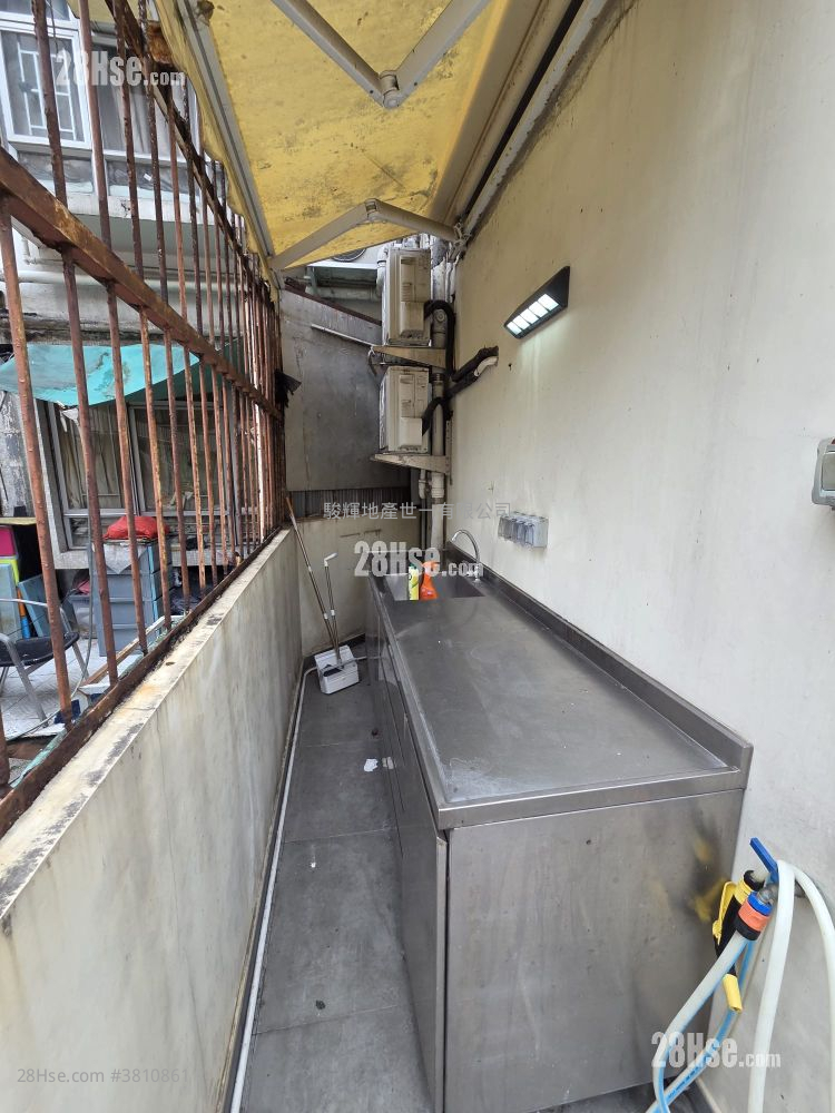 康輝大廈 租盤 2 房 , 1 浴室 210 平方呎