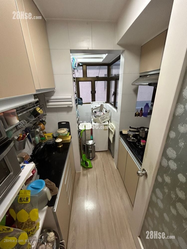 海信大厦 售盘 3 房 , 2 浴室 596 平方尺