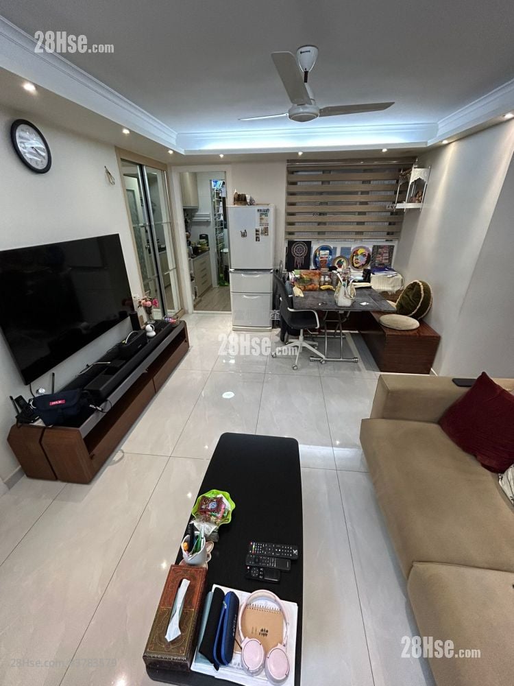 海信大厦 售盘 3 房 , 2 浴室 596 平方尺