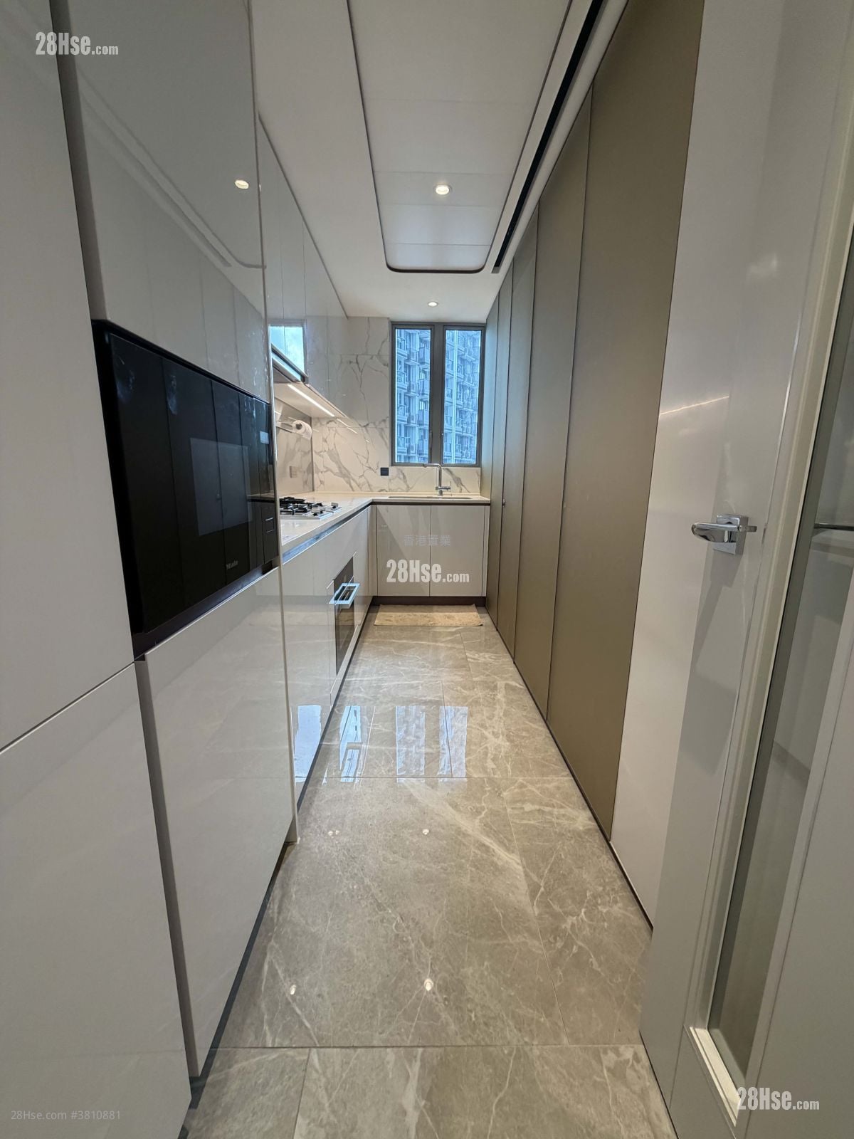 Monaco Rental 3 Bedrooms 827 ft²