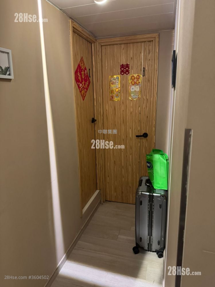 Kam Tong Building Sell 4 Bedrooms , 4 Bathrooms 640 ft²
