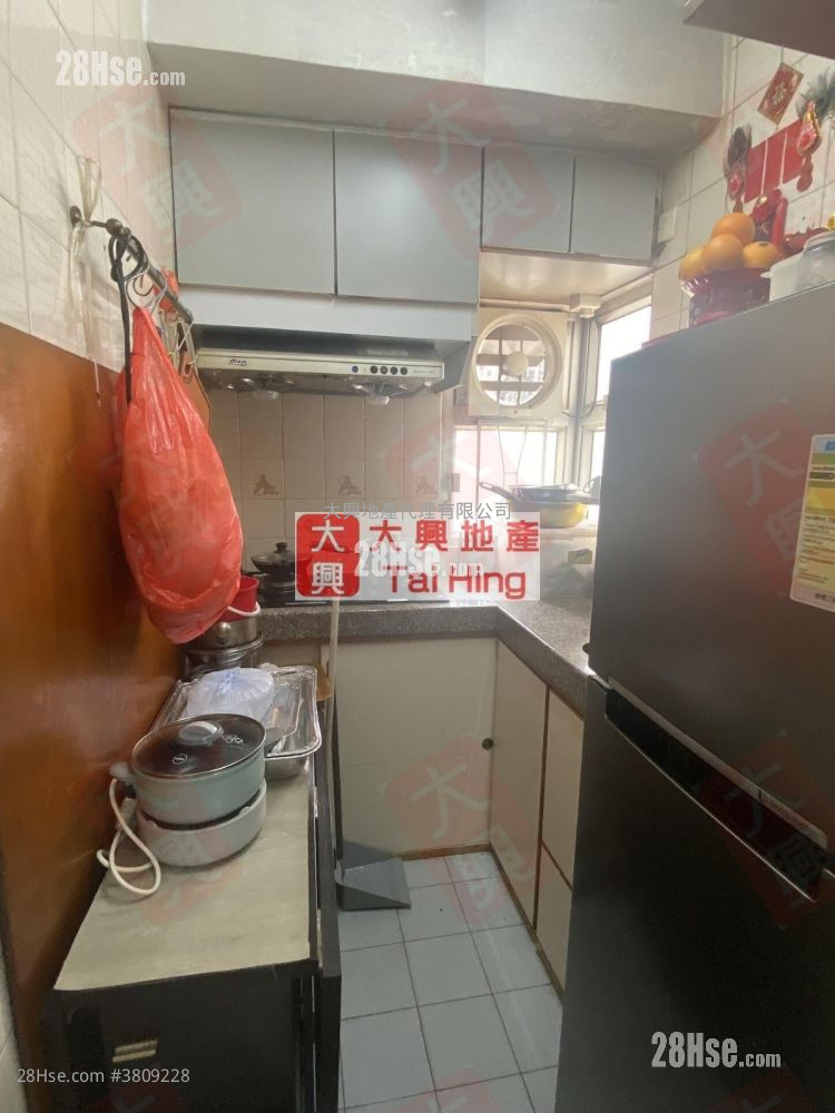 Shun On Building Sell 2 Bedrooms , 1 Bathroom 320 ft²