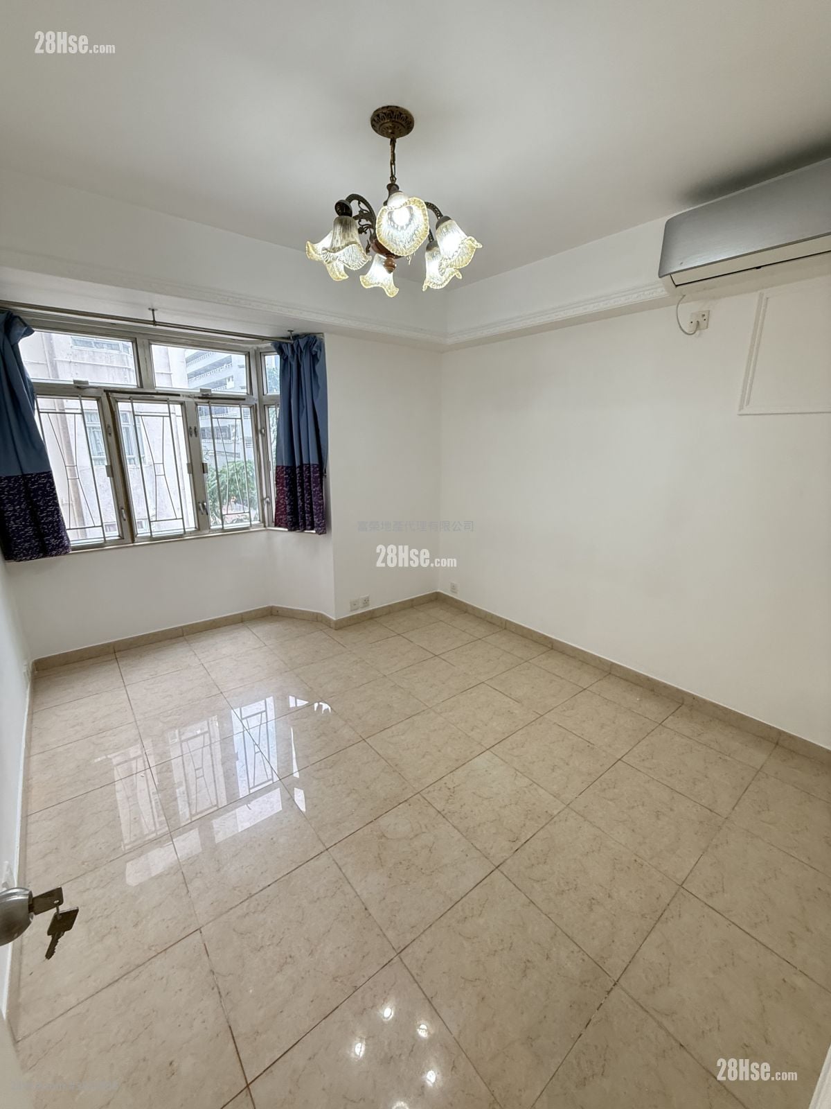 Hunghom Bay Centre Rental 4 Bedrooms , 2 Bathrooms 953 ft²