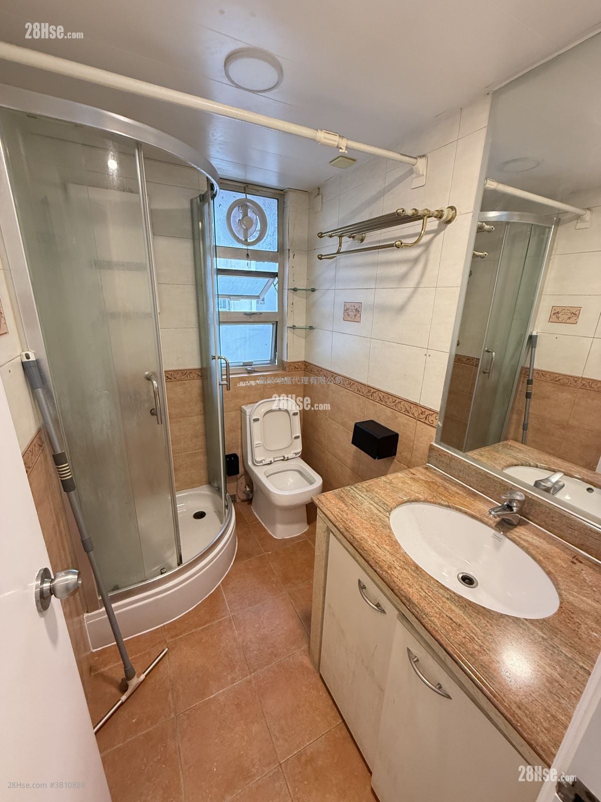 Hunghom Bay Centre Rental 4 Bedrooms , 2 Bathrooms 953 ft²