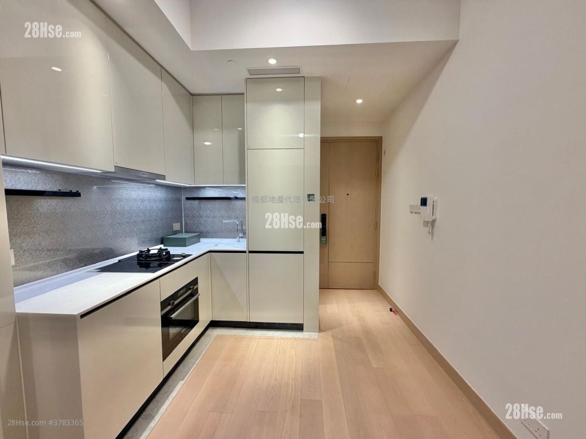 Seasons Place Rental 2 Bedrooms , 1 Bathroom 443 ft²