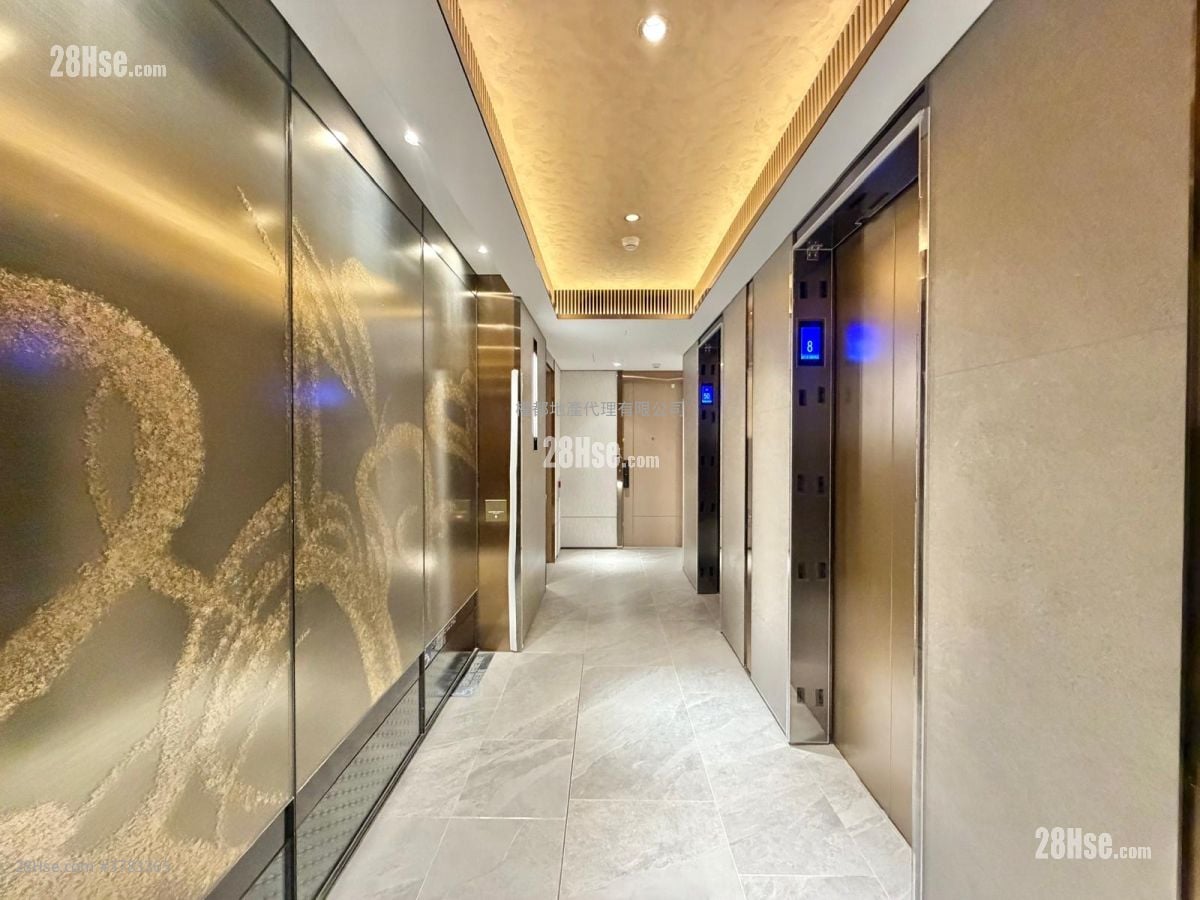 Seasons Place Rental 2 Bedrooms , 1 Bathroom 443 ft²