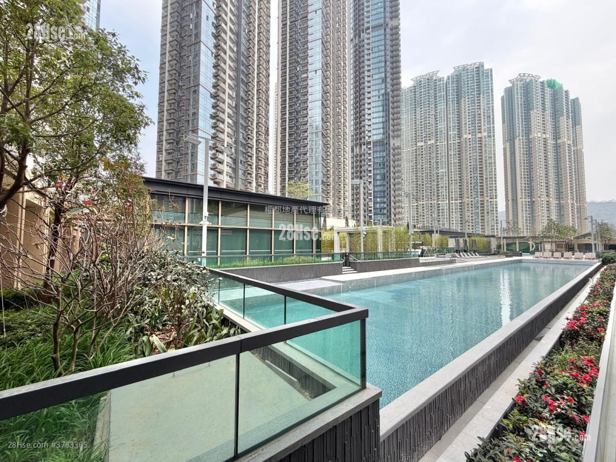 Seasons Place Rental 2 Bedrooms , 1 Bathroom 443 ft²