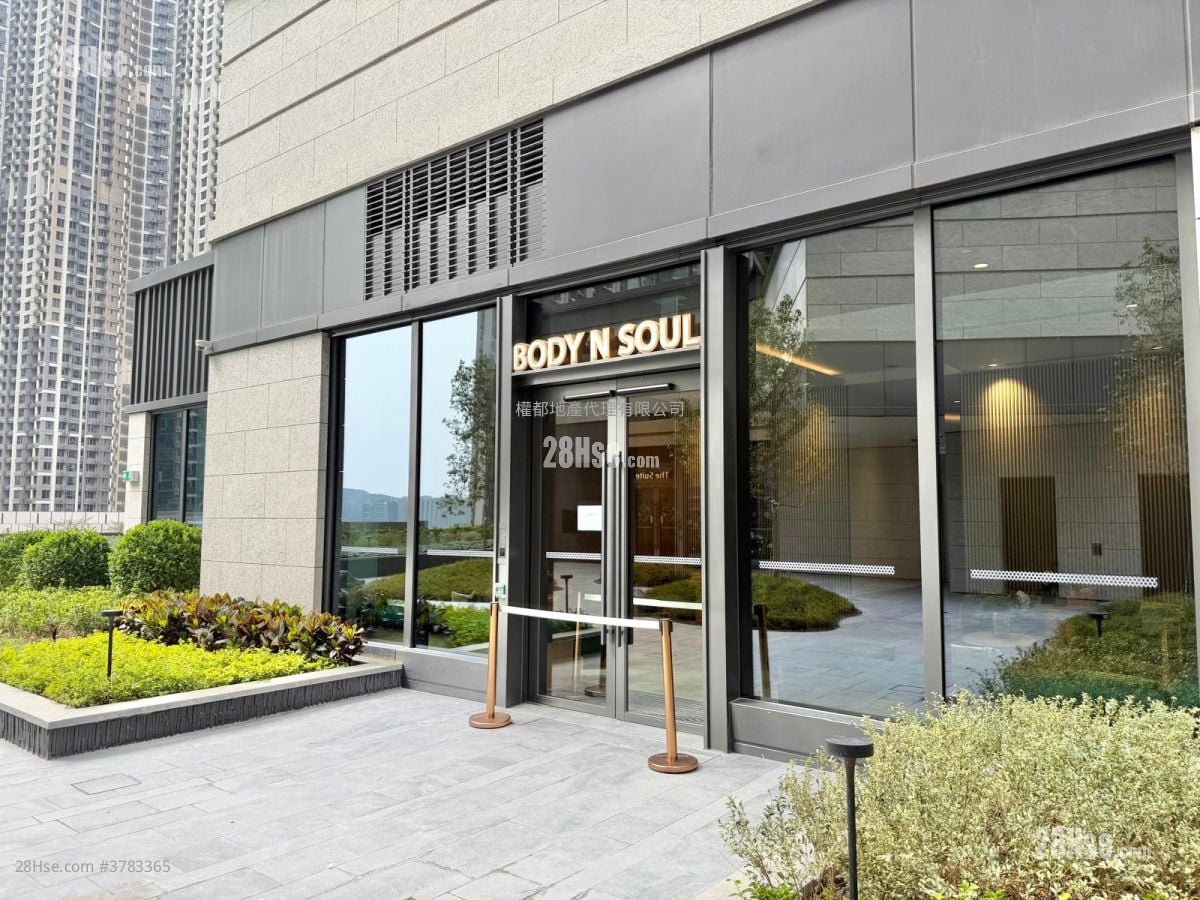 Seasons Place Rental 2 Bedrooms , 1 Bathroom 443 ft²