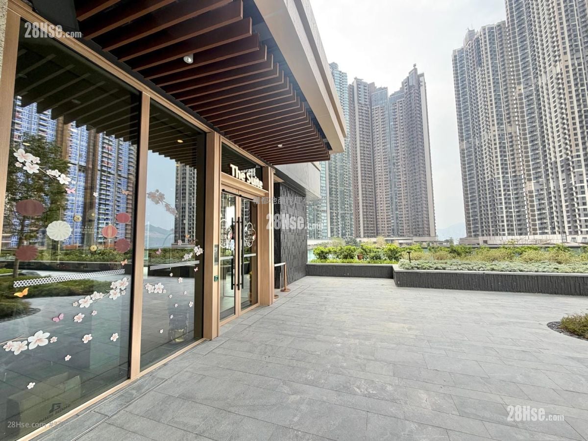 Seasons Place Rental 2 Bedrooms , 1 Bathroom 443 ft²