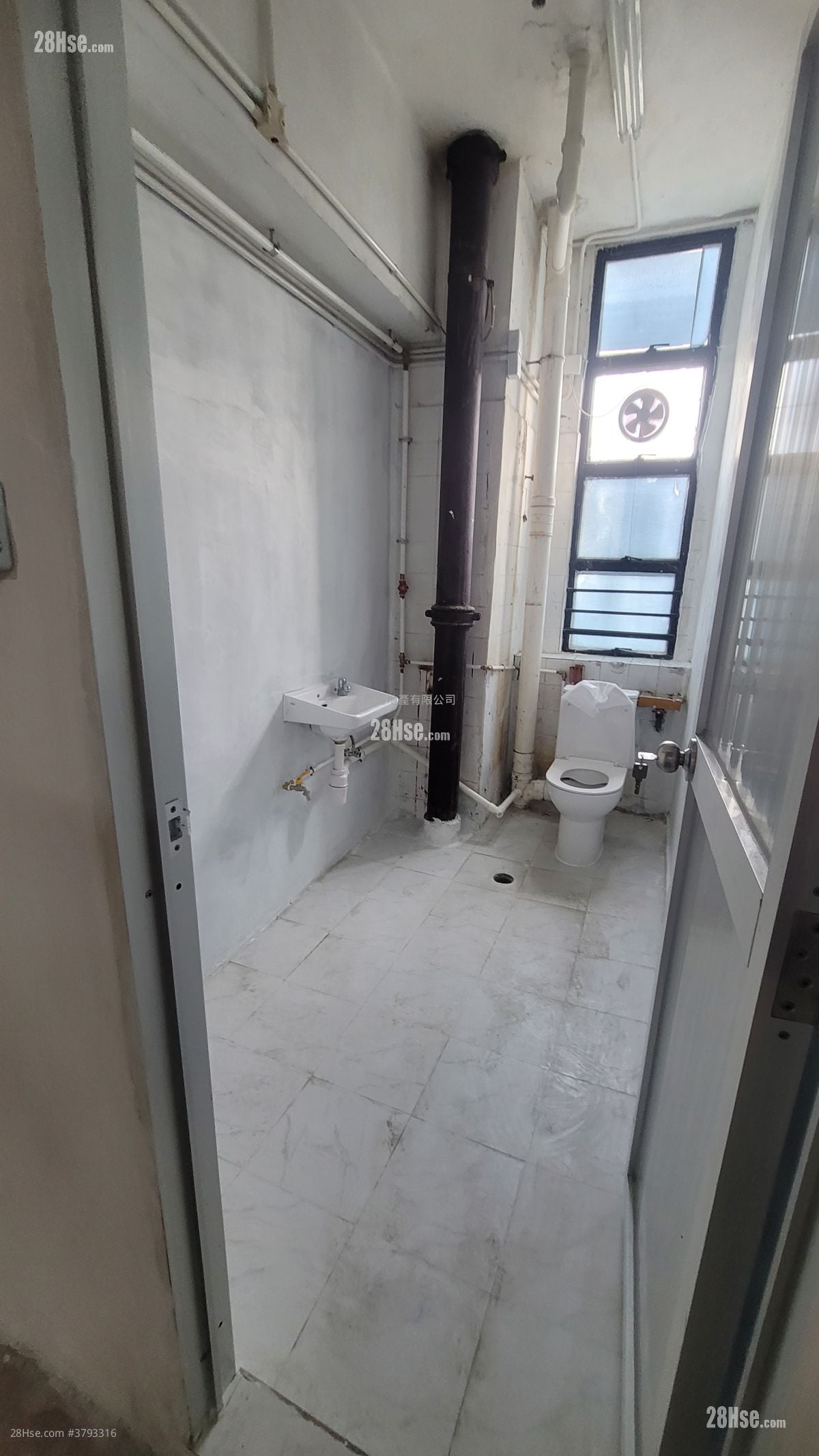 Luen Cheong Can Centre Rental