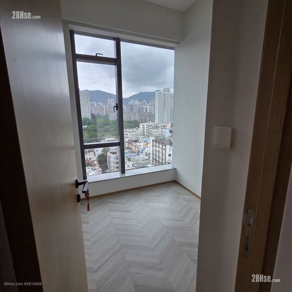 Eight Southpark Sell 2 Bedrooms , 1 Bathroom 349 ft²