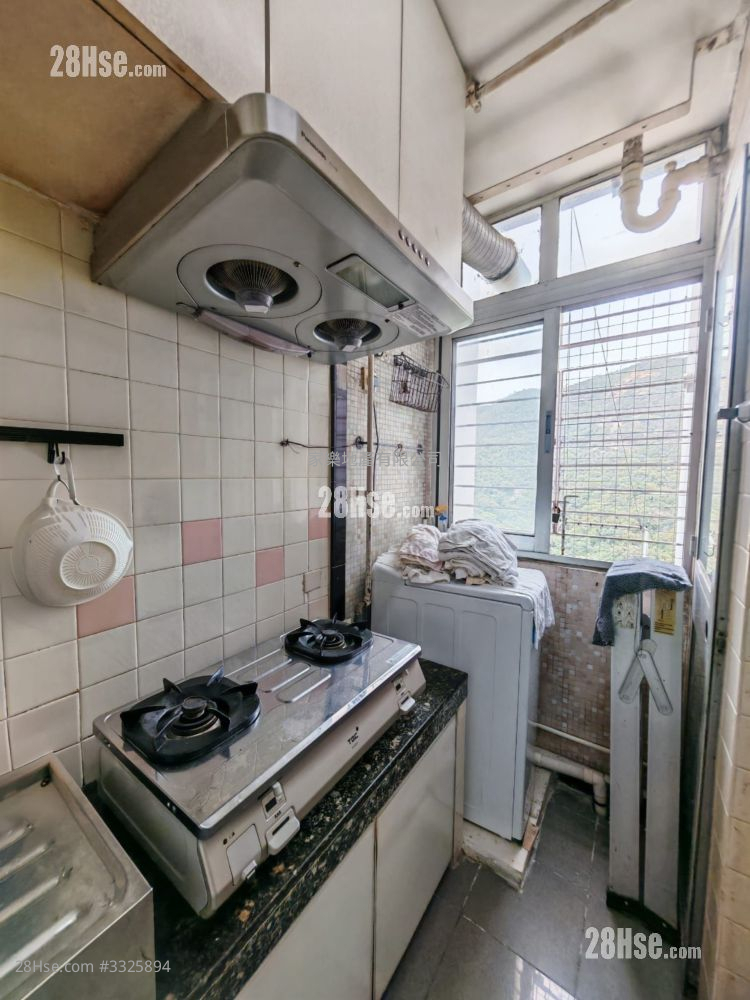 Tung Chun Court Sell 2 Bedrooms , 1 Bathroom 433 ft²