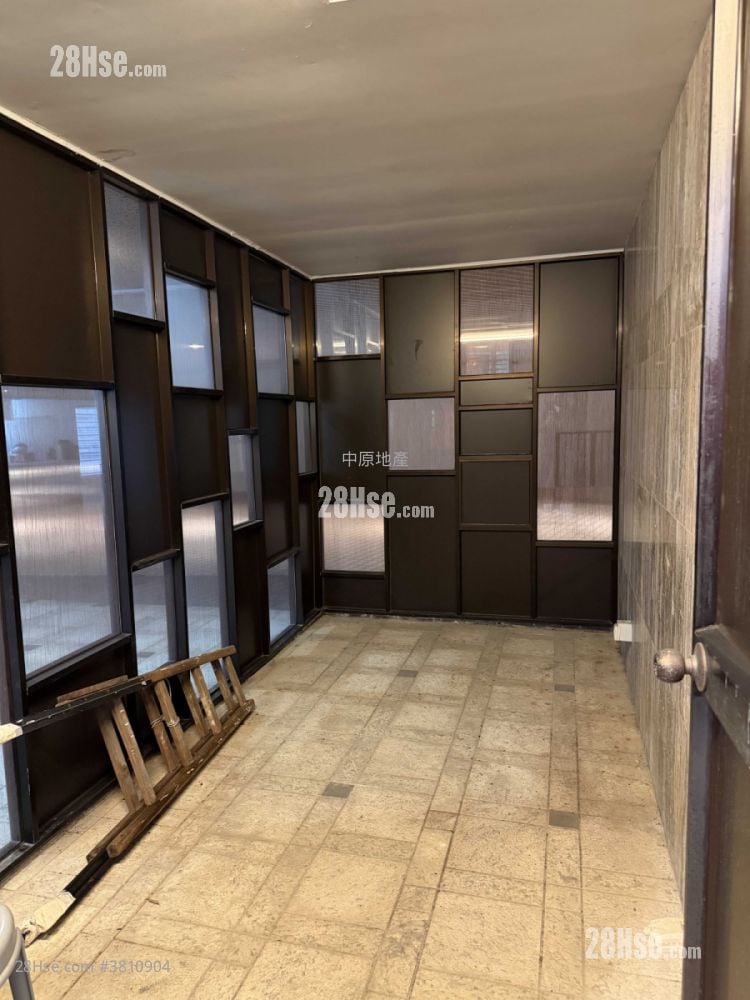 泷珀 租盘 2,630 平方尺