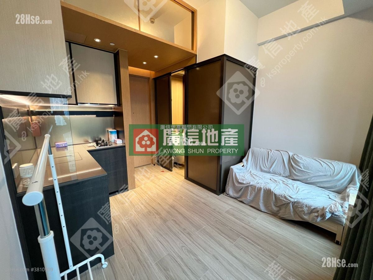 Aquila Square Mile Rental Studio , 1 Bathroom 193 ft²