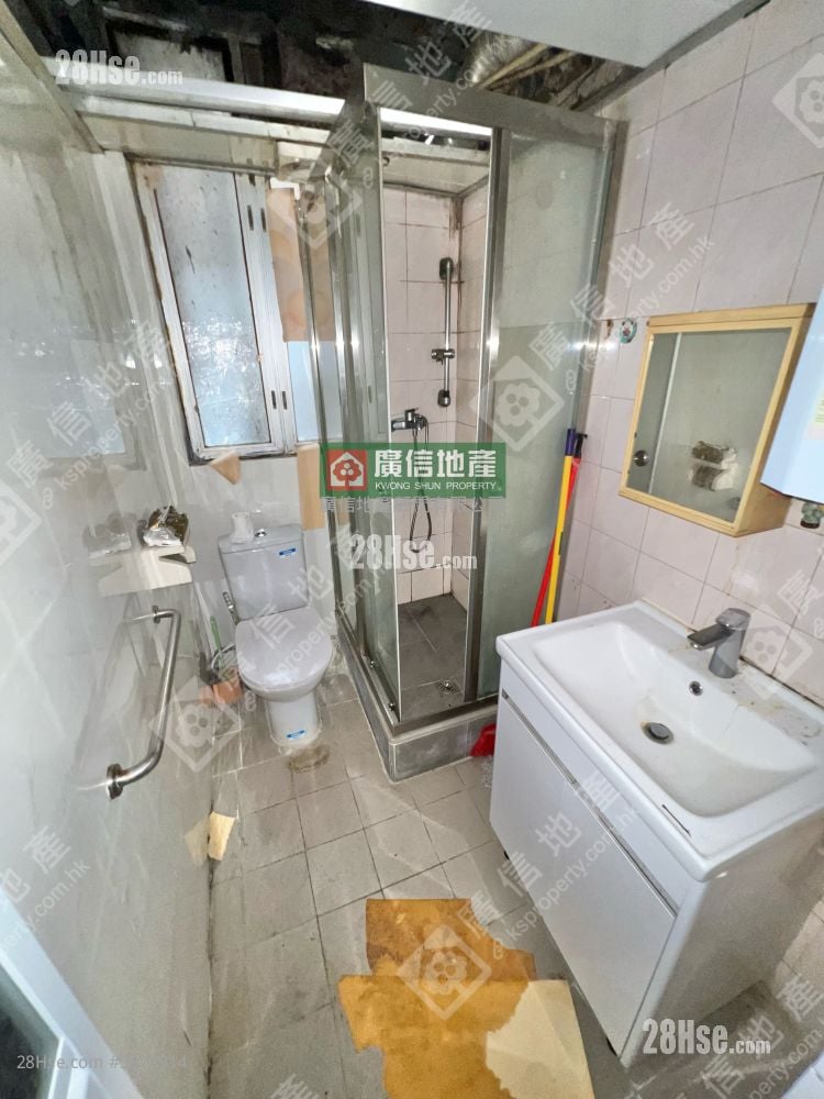 Kwong Fung Building Sell 3 Bedrooms , 1 Bathroom 407 ft²
