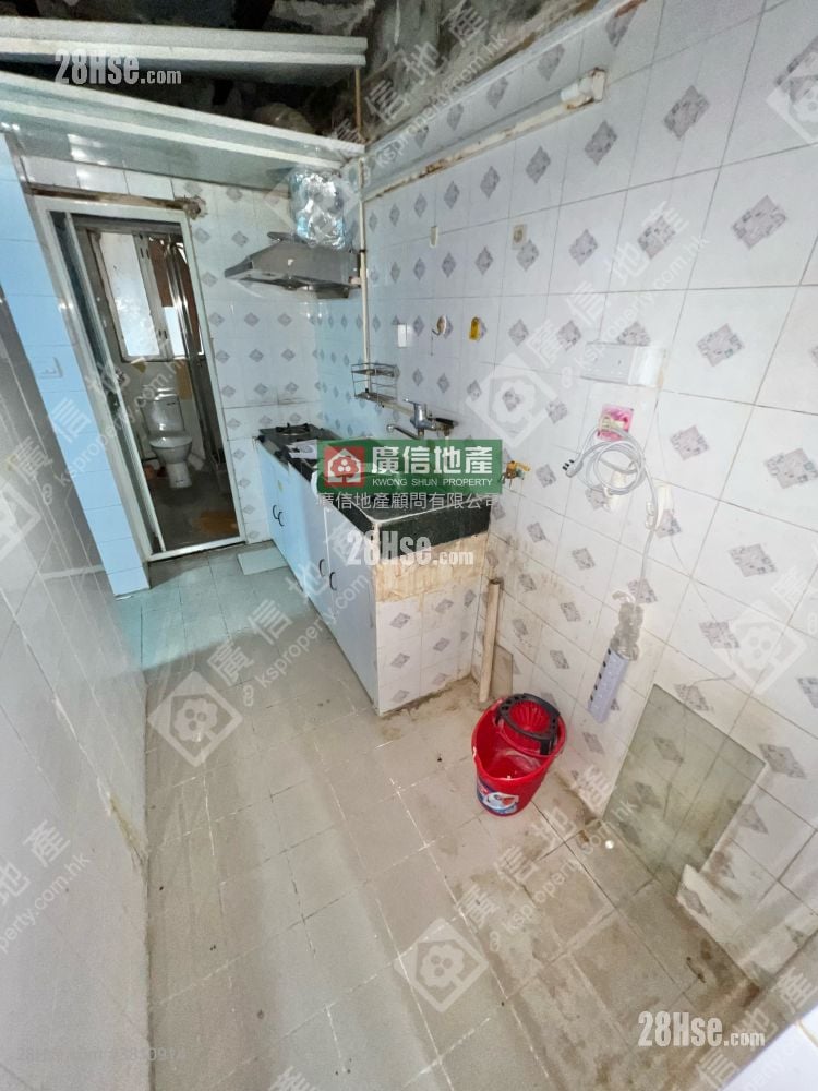 Kwong Fung Building Sell 3 Bedrooms , 1 Bathroom 407 ft²
