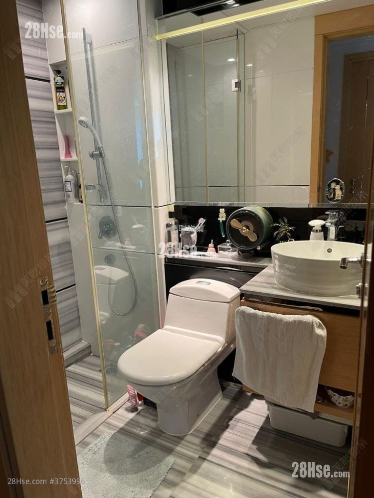 Aria Sell 2 Bedrooms , 1 Bathroom 497 ft²