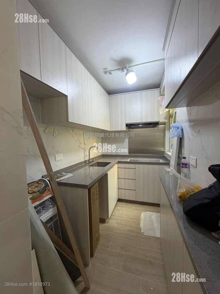 Riviera Gardens Rental 2 Bedrooms , 1 Bathroom 419 ft²