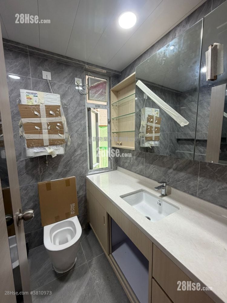 Riviera Gardens Rental 2 Bedrooms , 1 Bathroom 419 ft²