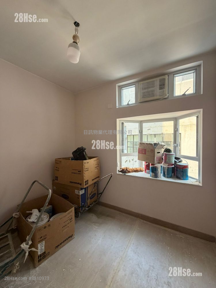 Riviera Gardens Rental 2 Bedrooms , 1 Bathroom 419 ft²