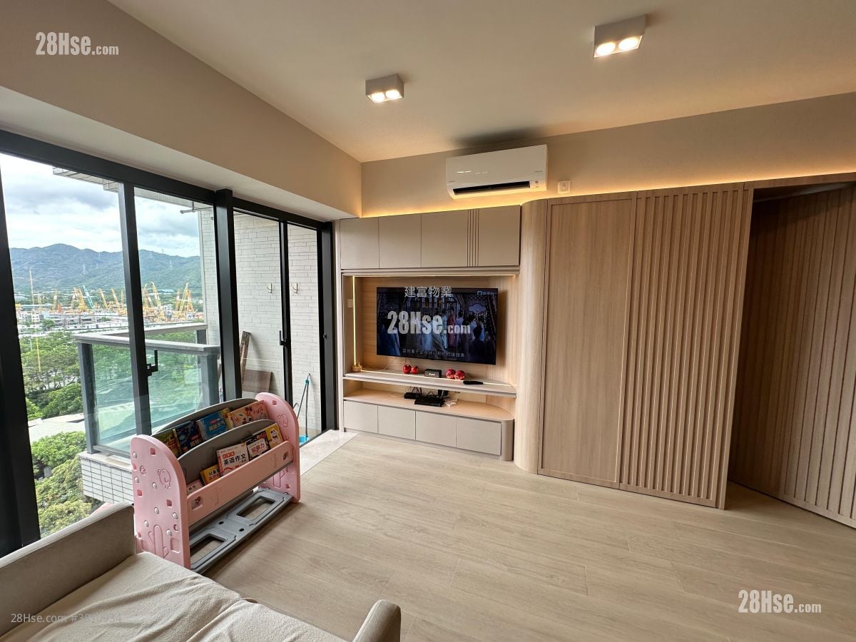 Yoho Midtown Sell 4 Bedrooms , 3 Bathrooms 915 ft²